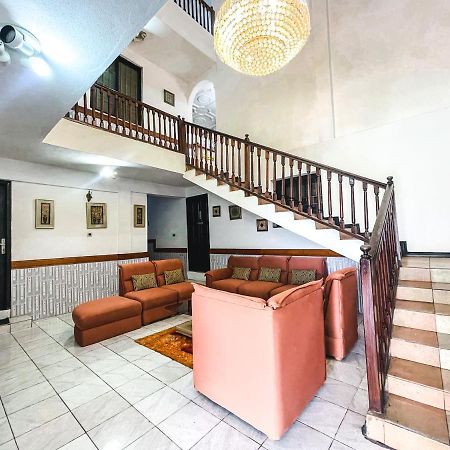 Hill View Hotel Mccarthy Hills Botianaw Esterno foto