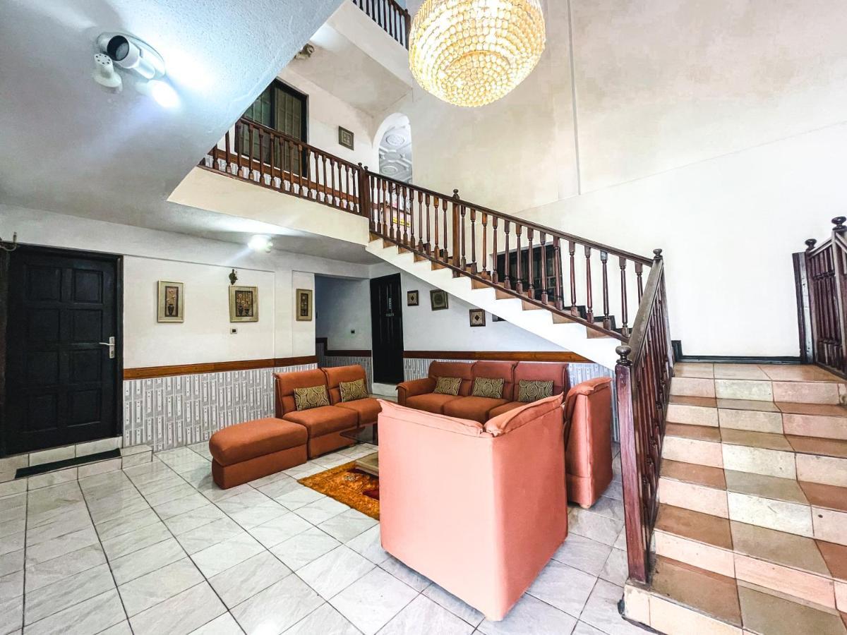 Hill View Hotel Mccarthy Hills Botianaw Esterno foto