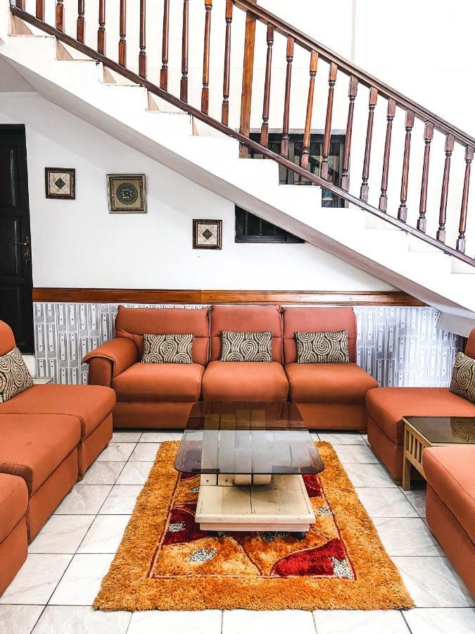 Hill View Hotel Mccarthy Hills Botianaw Esterno foto