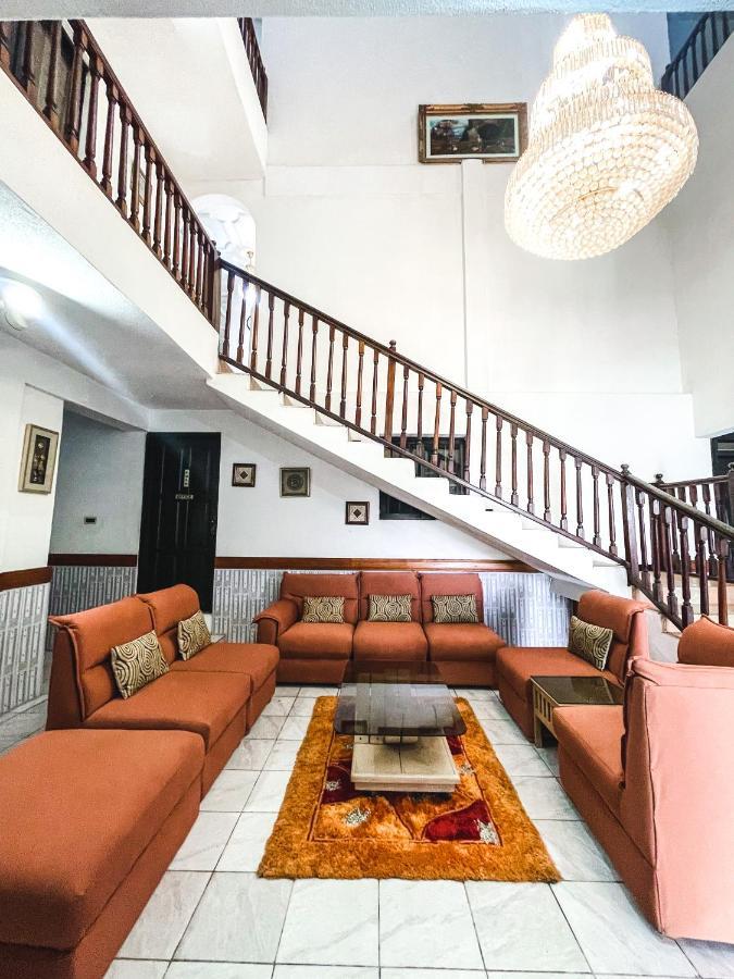 Hill View Hotel Mccarthy Hills Botianaw Esterno foto