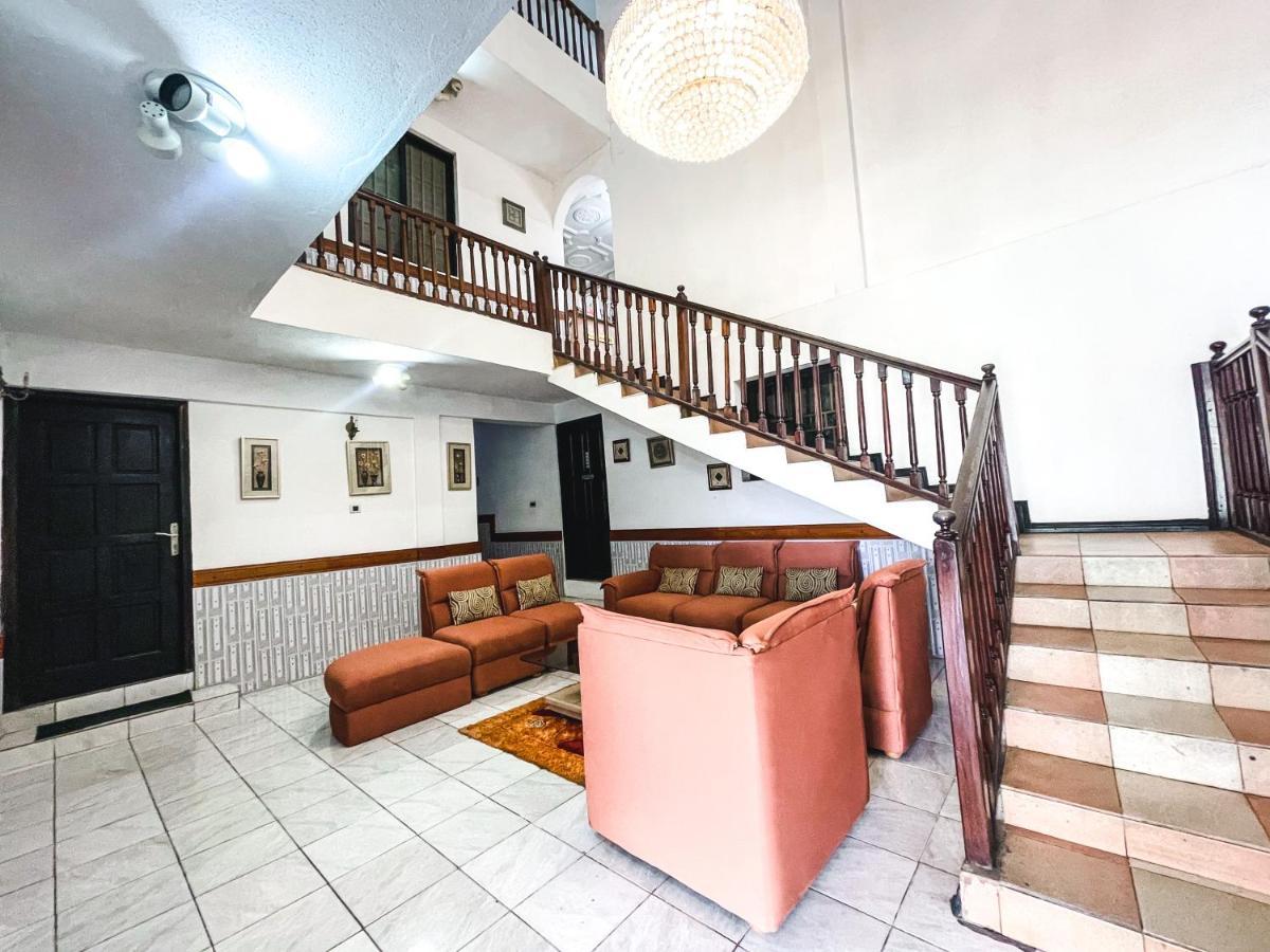 Hill View Hotel Mccarthy Hills Botianaw Esterno foto