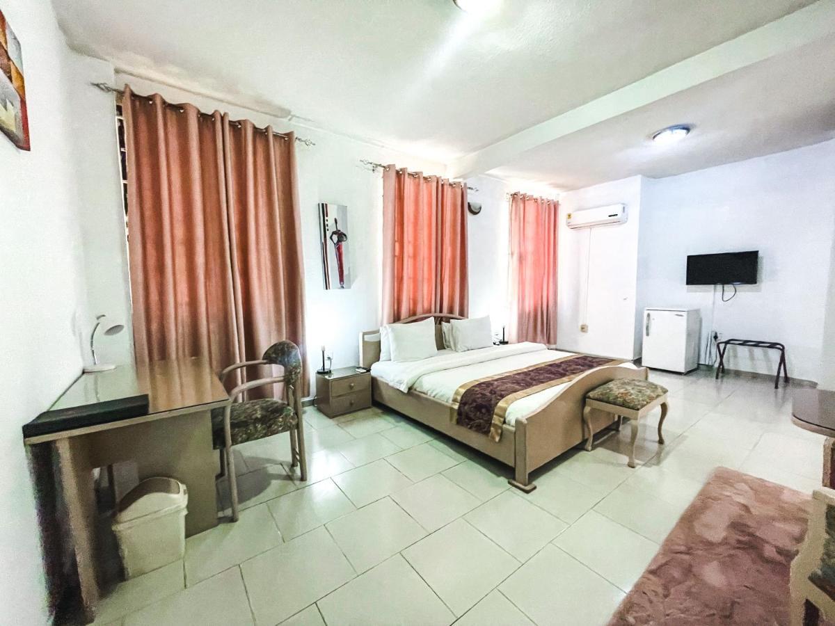 Hill View Hotel Mccarthy Hills Botianaw Esterno foto