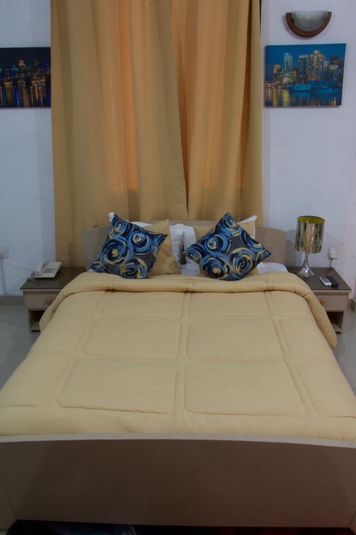 Hill View Hotel Mccarthy Hills Botianaw Esterno foto