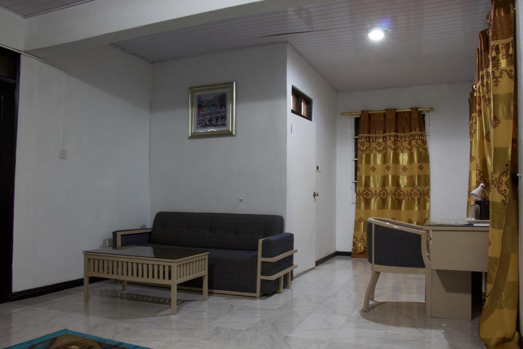 Hill View Hotel Mccarthy Hills Botianaw Esterno foto