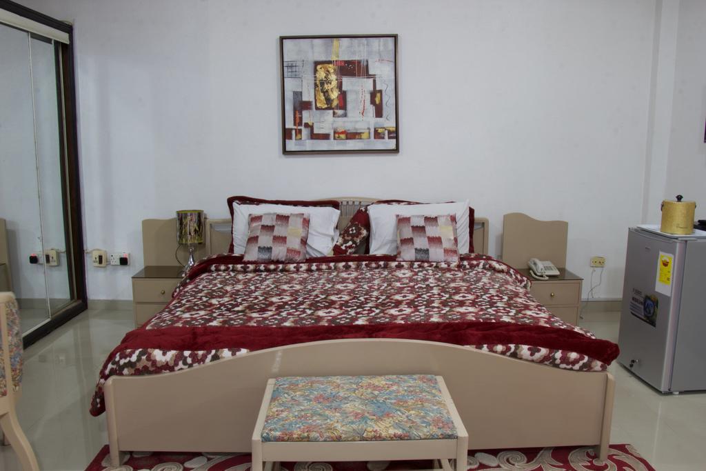 Hill View Hotel Mccarthy Hills Botianaw Esterno foto