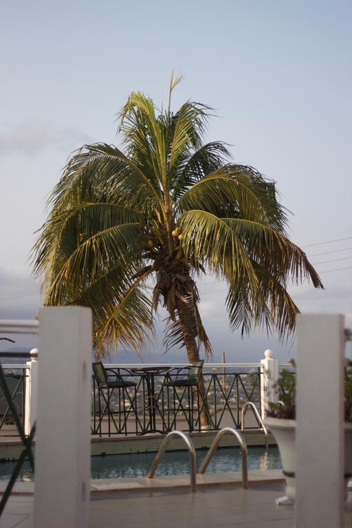 Hill View Hotel Mccarthy Hills Botianaw Esterno foto