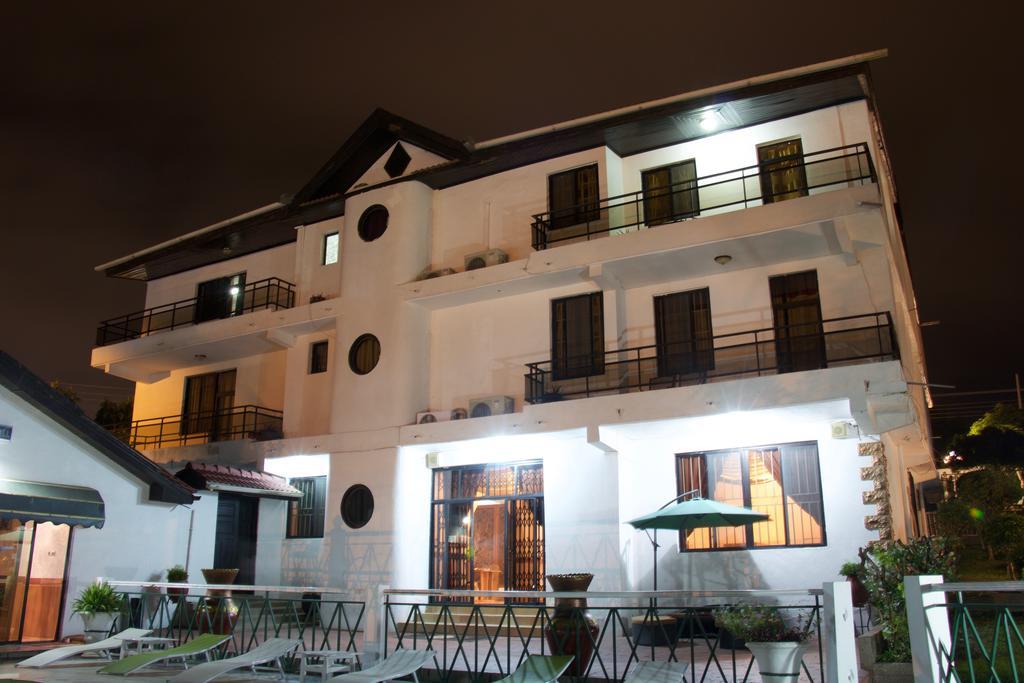 Hill View Hotel Mccarthy Hills Botianaw Esterno foto