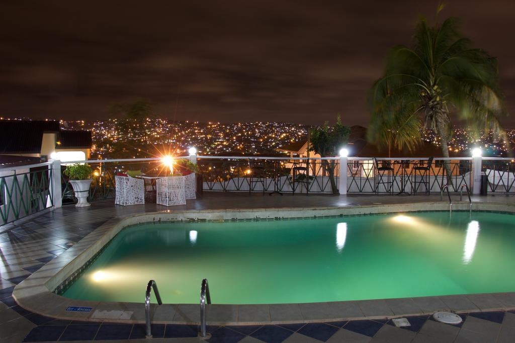Hill View Hotel Mccarthy Hills Botianaw Esterno foto